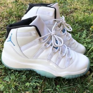 Jordan 11 Legend Blues
